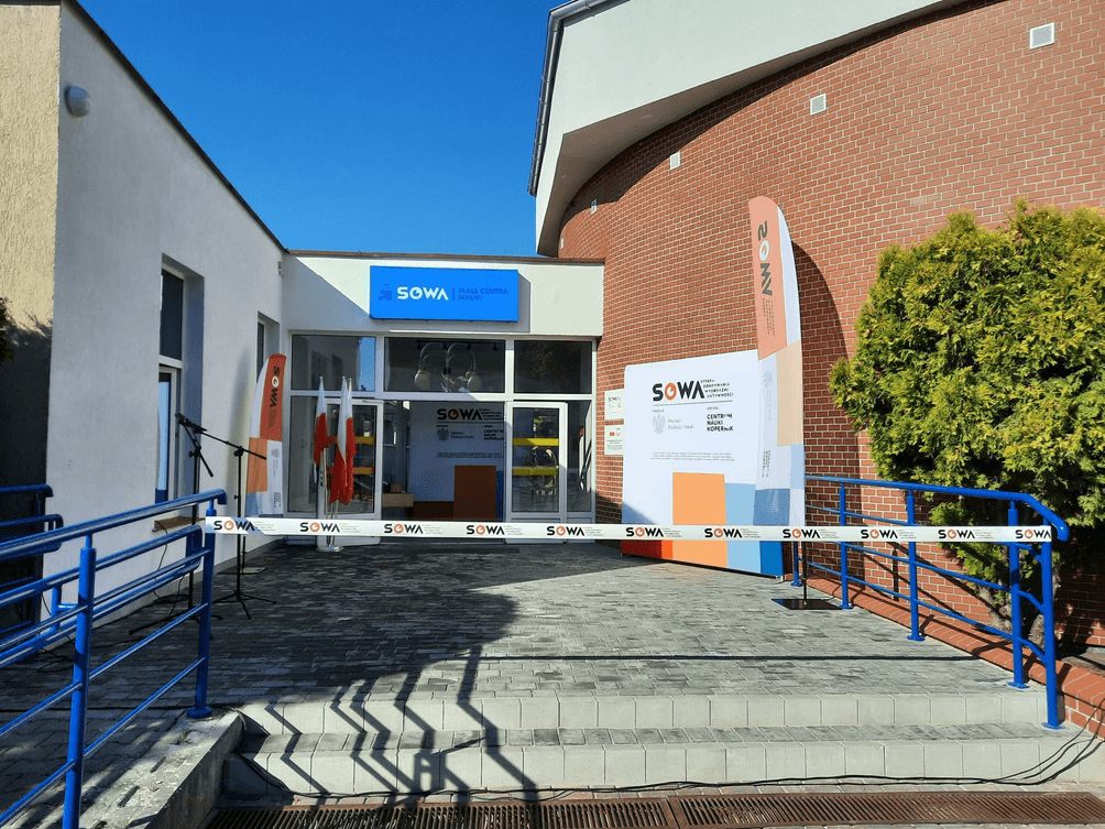 Zdjęcie wejścia do budynku