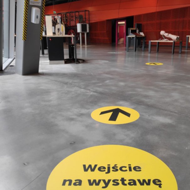 Kierunek zwiedzania na wystawach