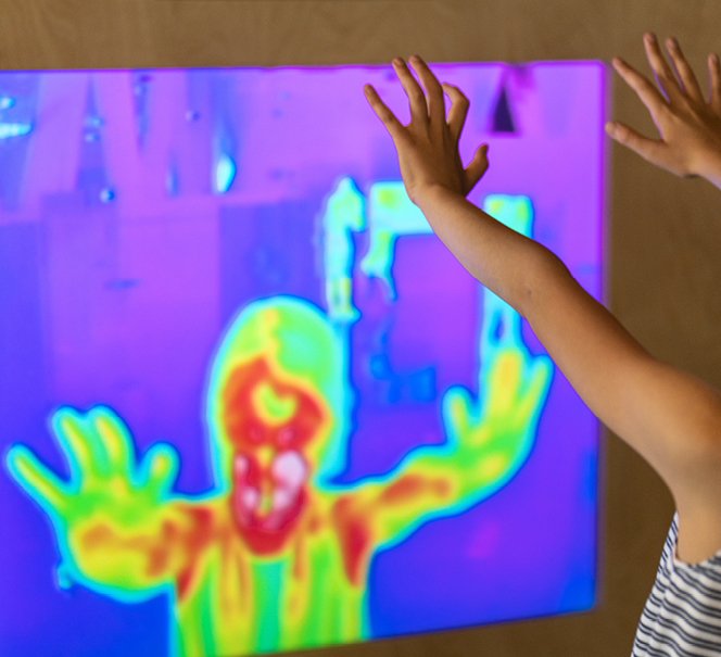 Podgląd na człowieka z kamery termowizyjnej